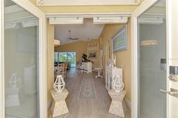 Picture of 320 Bermuda Court, Venice, FL 34293