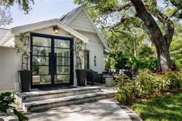 Picture of 2521 Driftwood Road Se, St Petersburg, FL 33705