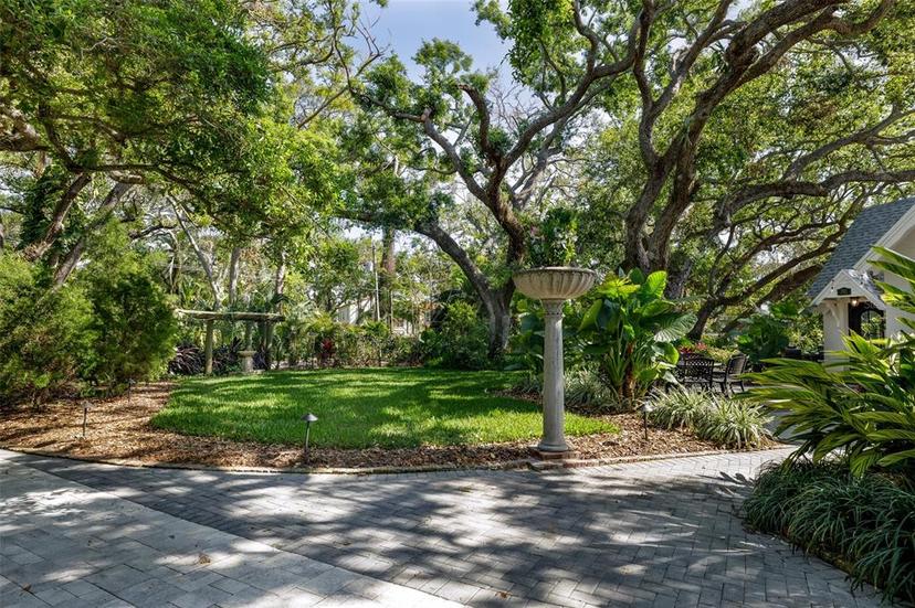Picture of 2521 Driftwood Road Se, St Petersburg FL 33705