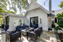 Picture of 2521 Driftwood Road Se, St Petersburg, FL 33705