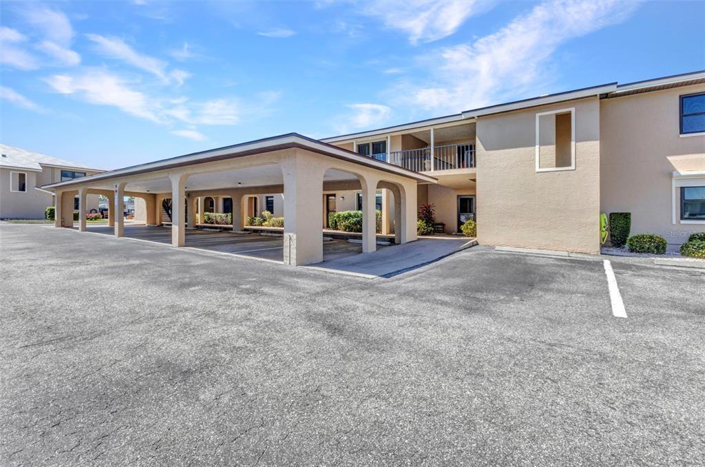 Picture of 240 Lewis Circle Unit 28, Punta Gorda, FL 33950