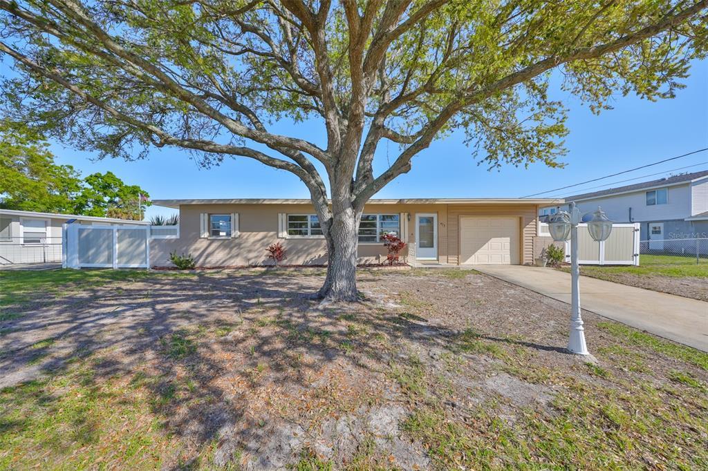 Picture of 473 Fairfax Lane, Apollo Beach, FL 33572