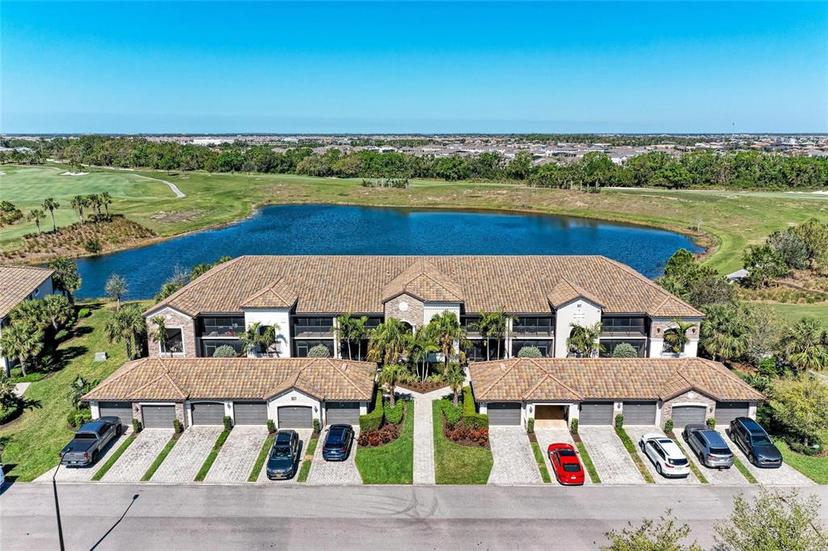 Picture of 5577 Palmer Circle Unit 203, Bradenton FL 34211