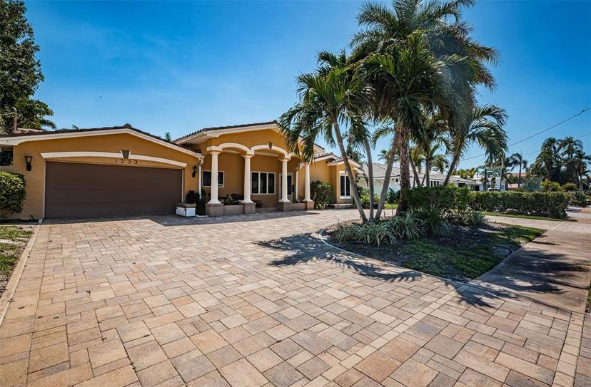 Picture of 1233 Eden Isle Drive Ne, St Petersburg FL 33704