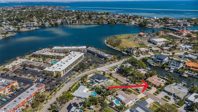 Picture of 1233 Eden Isle Drive Ne, St Petersburg FL 33704
