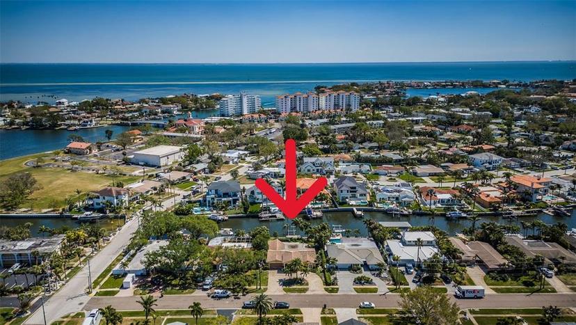 Picture of 1233 Eden Isle Drive Ne, St Petersburg FL 33704