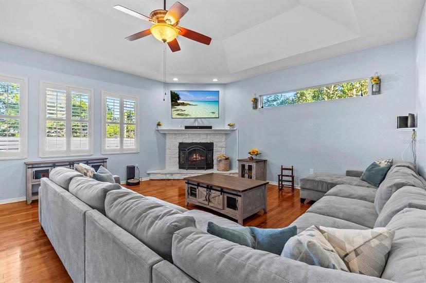 Picture of 2309 Valrico Forest Dr, Valrico FL 33594