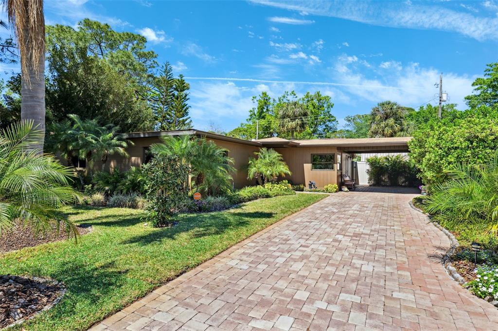 Picture of 6433 Murray Hill Drive, Tampa, FL 33615