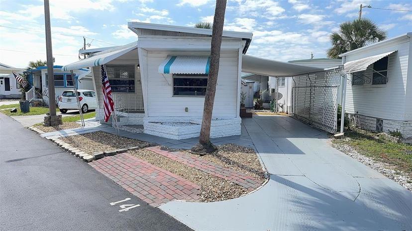Picture of 4851 W Gandy Boulevard Unit B1L14, Tampa FL 33611