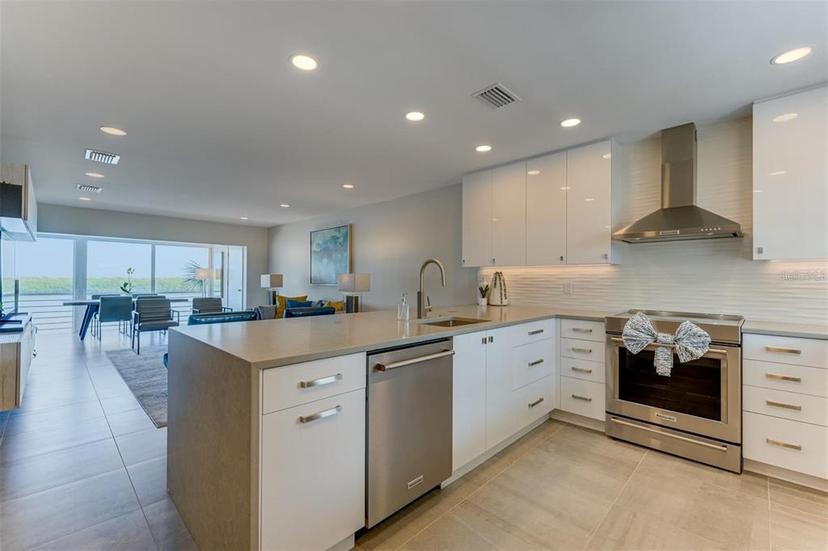 Picture of 4420 Exeter Drive Unit 302, Longboat Key FL 34228