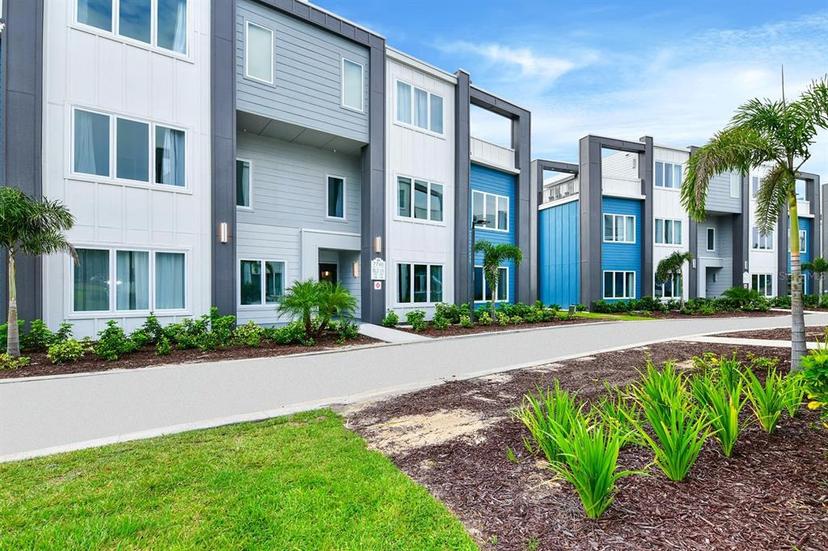 Picture of 7740 Sandy Ridge Drive Unit 136, Reunion FL 34747