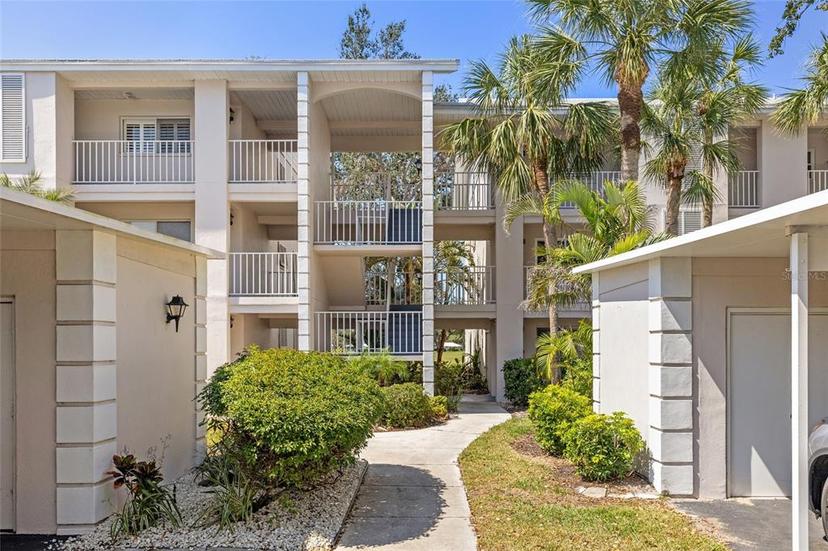Picture of 437 Cerromar Lane Unit 418, Venice FL 34293