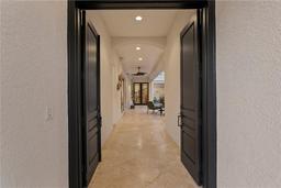 Picture of 926 Anchorage Road, Tampa, FL 33602