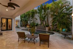Picture of 926 Anchorage Road, Tampa, FL 33602