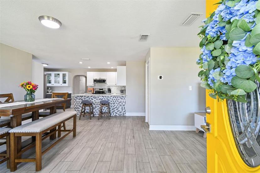 Picture of 472 36Th Avenue N, St Petersburg FL 33704