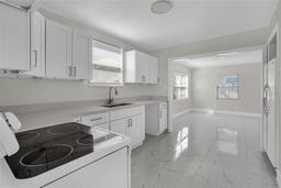 Picture of 304 E Hanlon Street, Tampa, FL 33604
