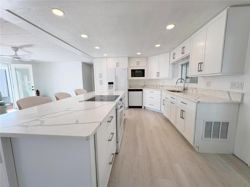Picture of 2107 Palma Sola Boulevard Unit 23, Bradenton FL 34209