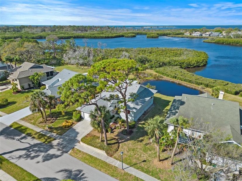 Picture of 1020 Lake Avoca Drive, Tarpon Springs FL 34689