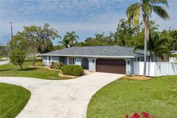 Picture of 4807 W Country Club Drive, Sarasota, FL 34243