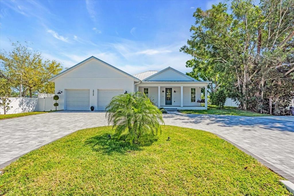 Picture of 3925 Bell Avenue, Sarasota, FL 34231