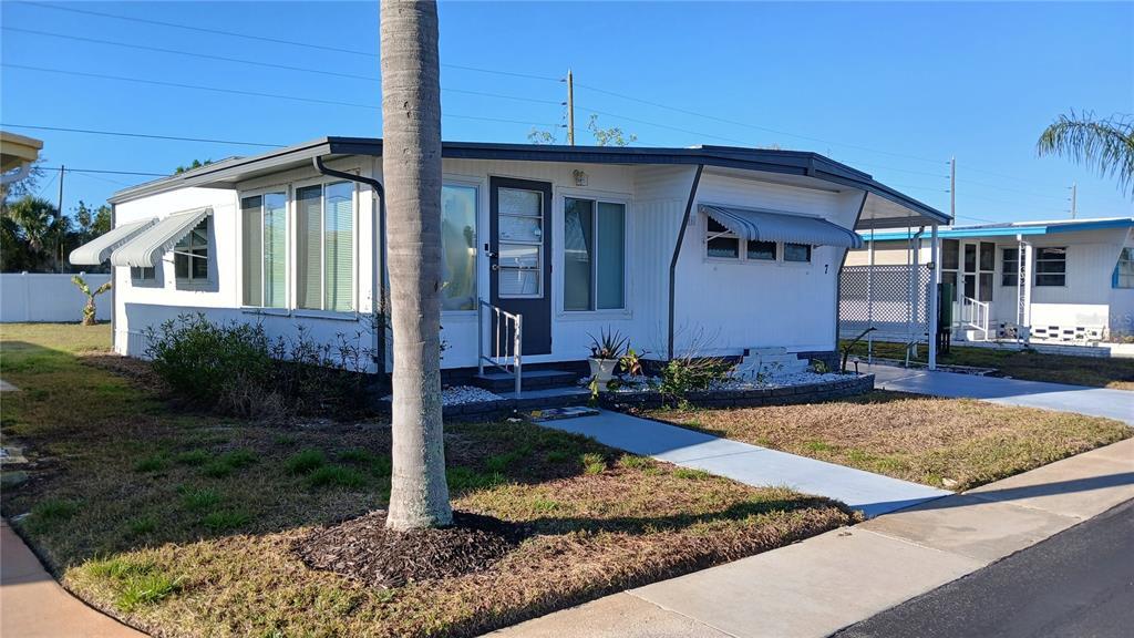 Picture of 7 Drury Lane, Tarpon Springs, FL 34689