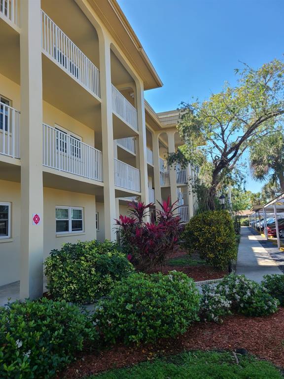 Picture of 3850 13Th Avenue N Unit 101, St Petersburg FL 33713