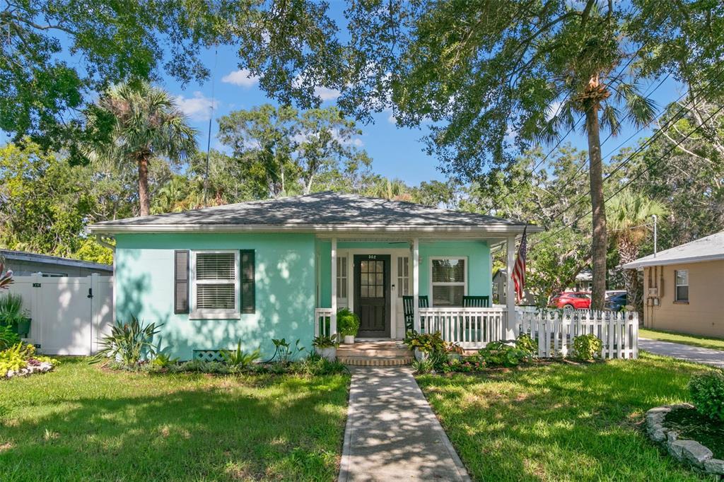 Picture of 302 Banana Street, Tarpon Springs, FL 34689