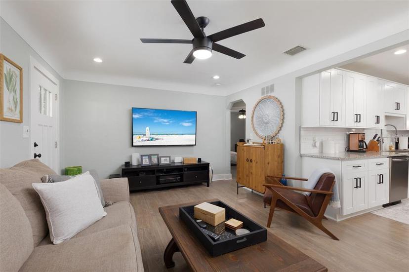 Picture of 1236 36Th Avenue N, St Petersburg FL 33704
