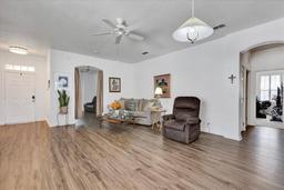 Picture of 307 Heron Point Way, Deland, FL 32724