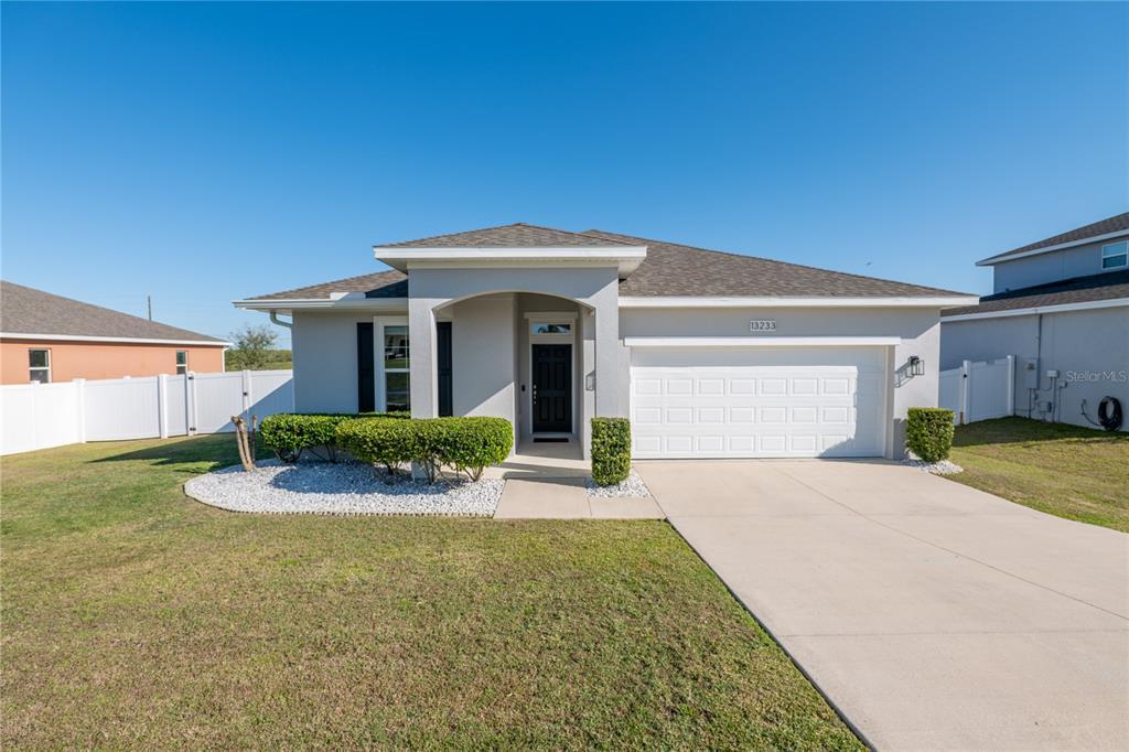 Picture of 13233 Lake Yale View Loop, Grand Island, FL 32735
