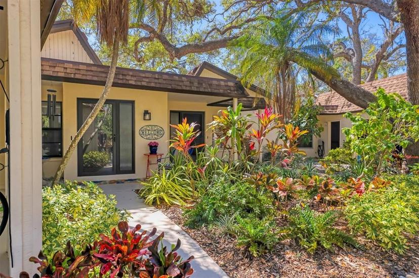 Picture of 2239 Circlewood Drive Unit 17, Sarasota FL 34231