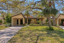 Picture of 2239 Circlewood Drive Unit 17, Sarasota, FL 34231