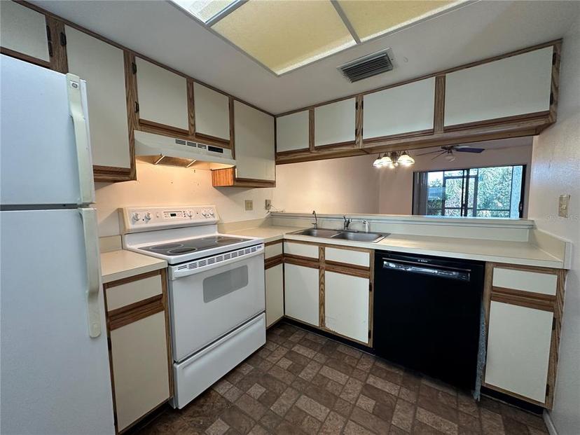 Picture of 6125 113Th Street Unit 505, Seminole FL 33772