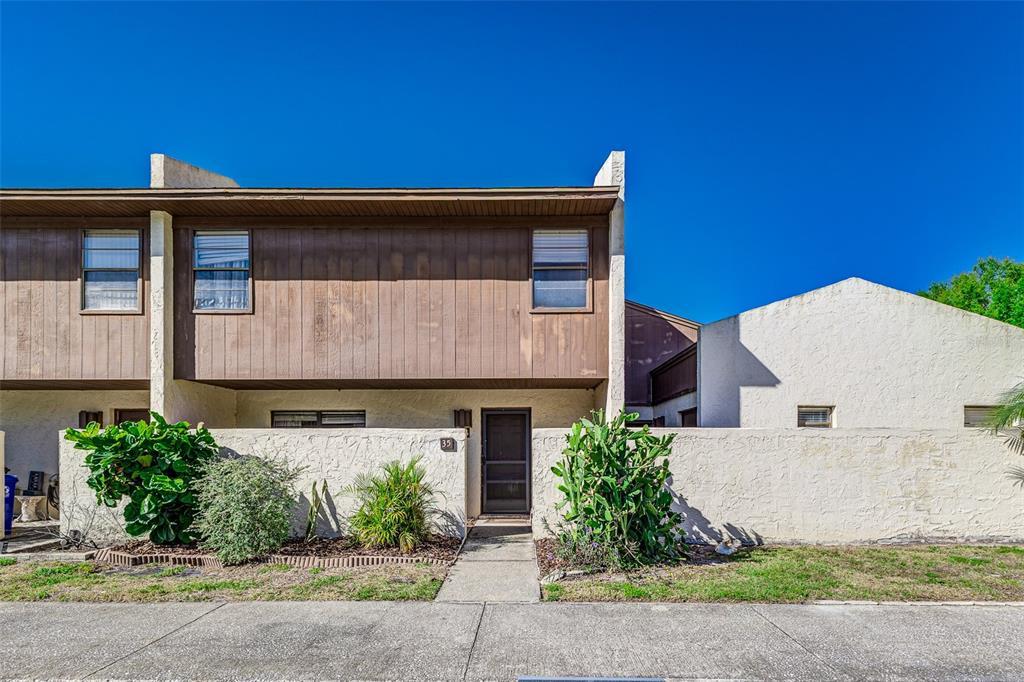 Picture of 1880 N Crystal Lake Drive Unit 35, Lakeland, FL 33801
