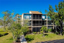 Picture of 612 Bird Bay Drive S Unit 116, Venice, FL 34285