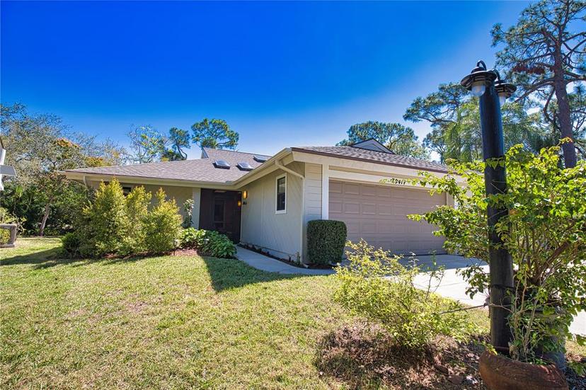 Picture of 7941 Pineglen Court Unit 37, Sarasota FL 34238