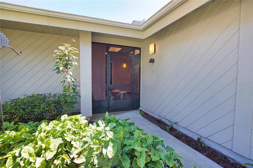 Picture of 7941 Pineglen Court Unit 37, Sarasota FL 34238