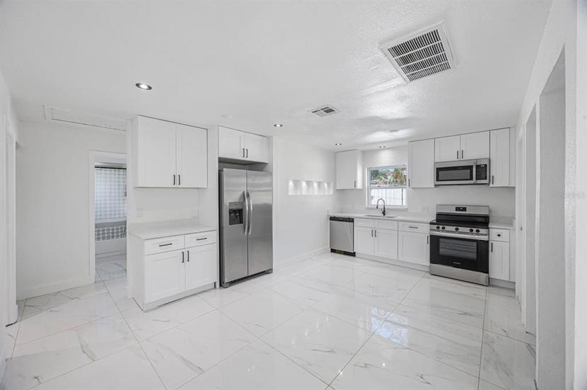 Picture of 509 13Th Avenue Nw, Largo FL 33770
