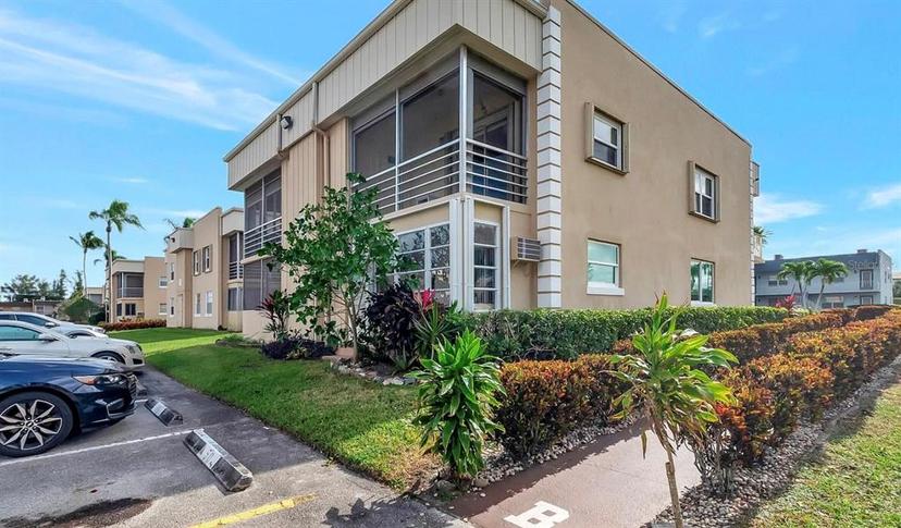 Picture of 96 Burgundy B, Delray Beach FL 33484
