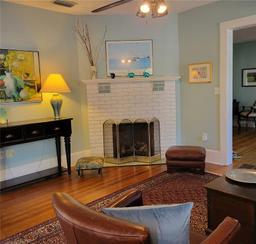 Picture of 411 NE 6Th Avenue, Gainesville, FL 32601
