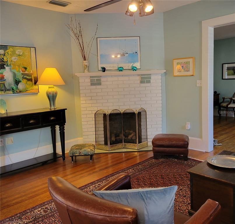 Picture of 411 NE 6Th Avenue, Gainesville FL 32601