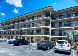 Picture of 515 30Th Avenue W Unit H303, Bradenton, FL 34205
