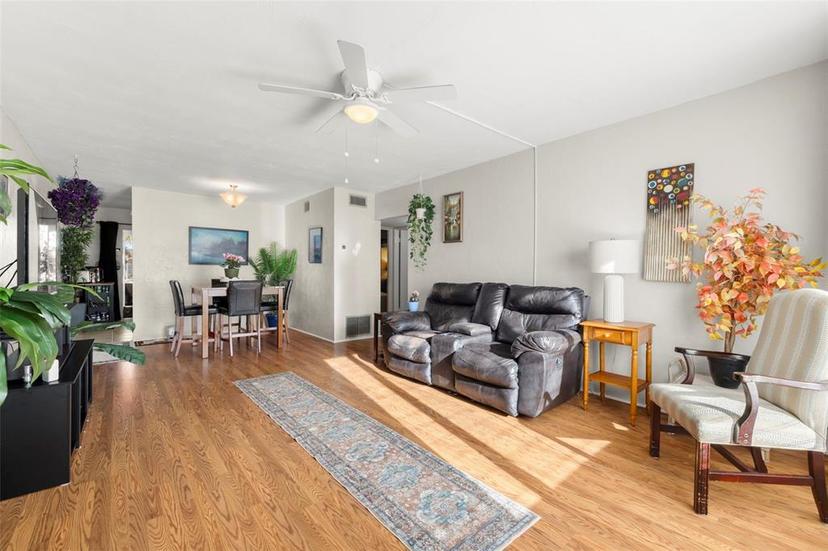 Picture of 4152 56Th Way N Unit 614, Kenneth City FL 33709