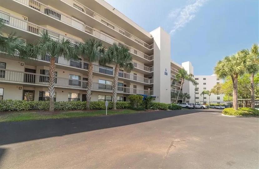 Picture of 1316 Pasadena Avenue S Unit 301, South Pasadena FL 33707