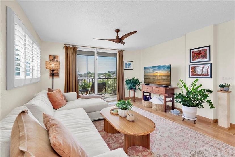 Picture of 1316 Pasadena Avenue S Unit 301, South Pasadena FL 33707