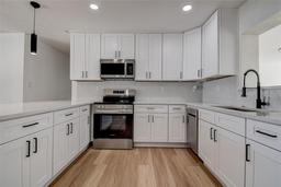 Picture of 4712 W Iowa Avenue, Tampa, FL 33616