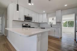 Picture of 4712 W Iowa Avenue, Tampa, FL 33616