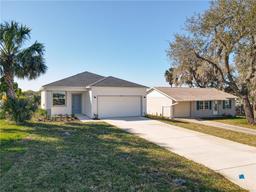 Picture of 13820 Adams Street, Grand Island, FL 32735