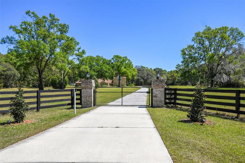 Picture of 40600 Louise Road, Umatilla FL 32784