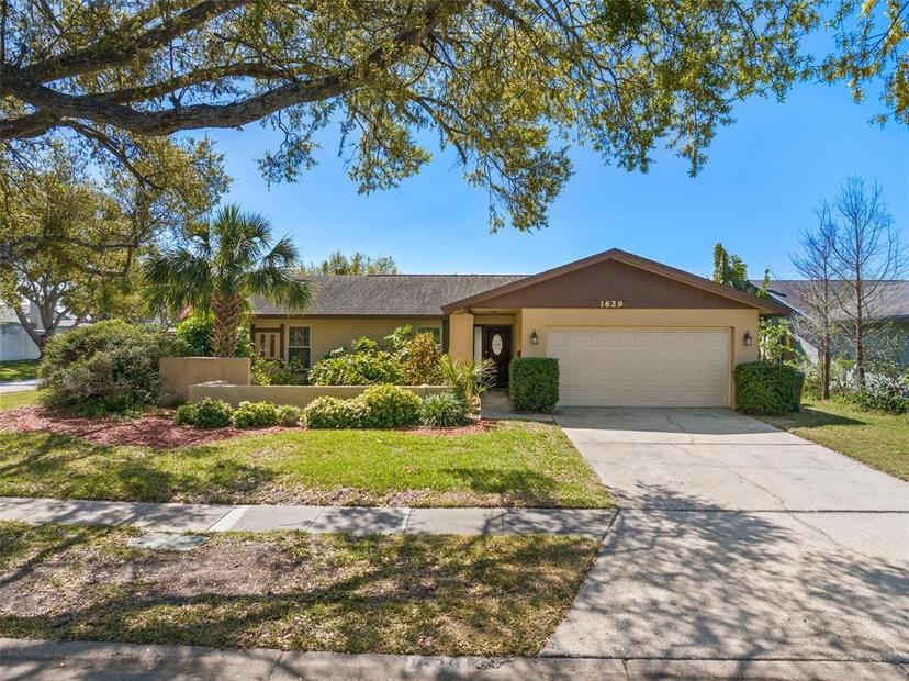 Picture of 1629 Brook Drive, Dunedin FL 34698